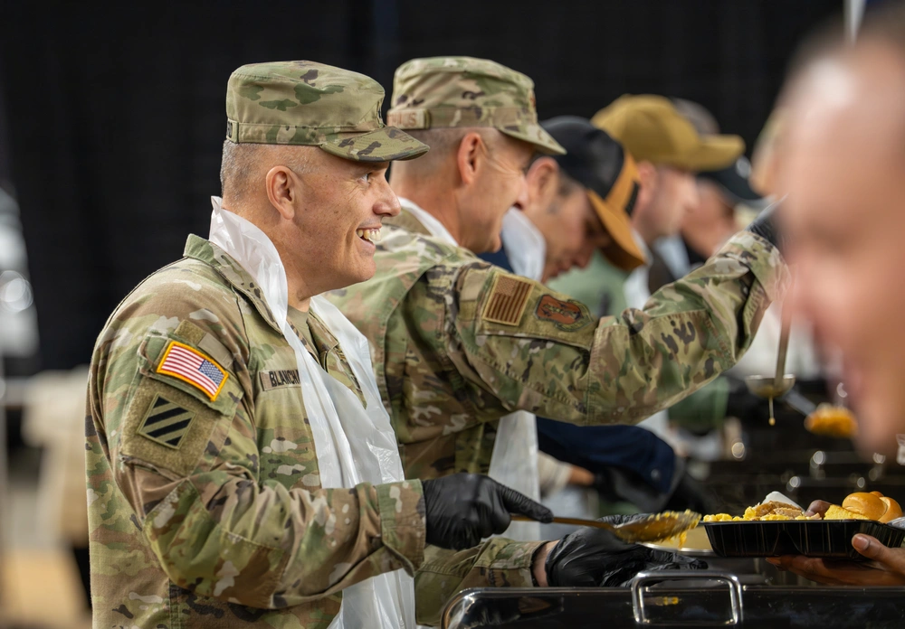 DVIDS - Images - Secretary Hegseth Serves Thanksgiving Meal to JTF-DC ...