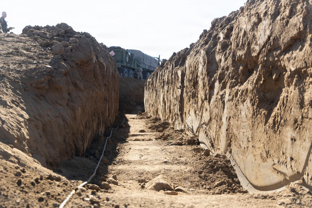 DVIDS - Images - Digging In: 1st MLG Marines establish trench and ...
