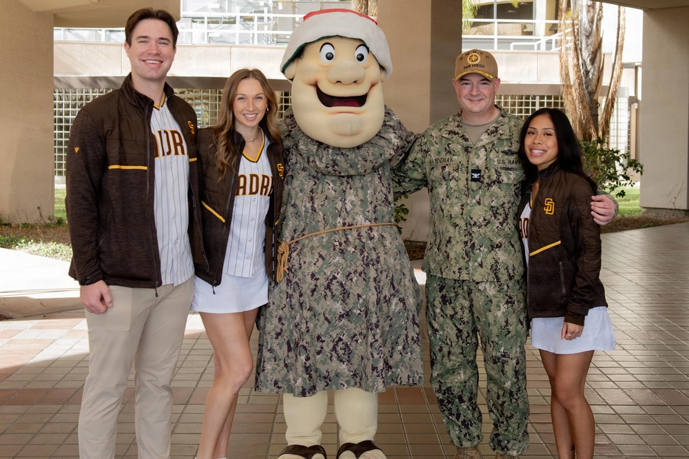 San Diego Padres visit NMCSD for the holidays