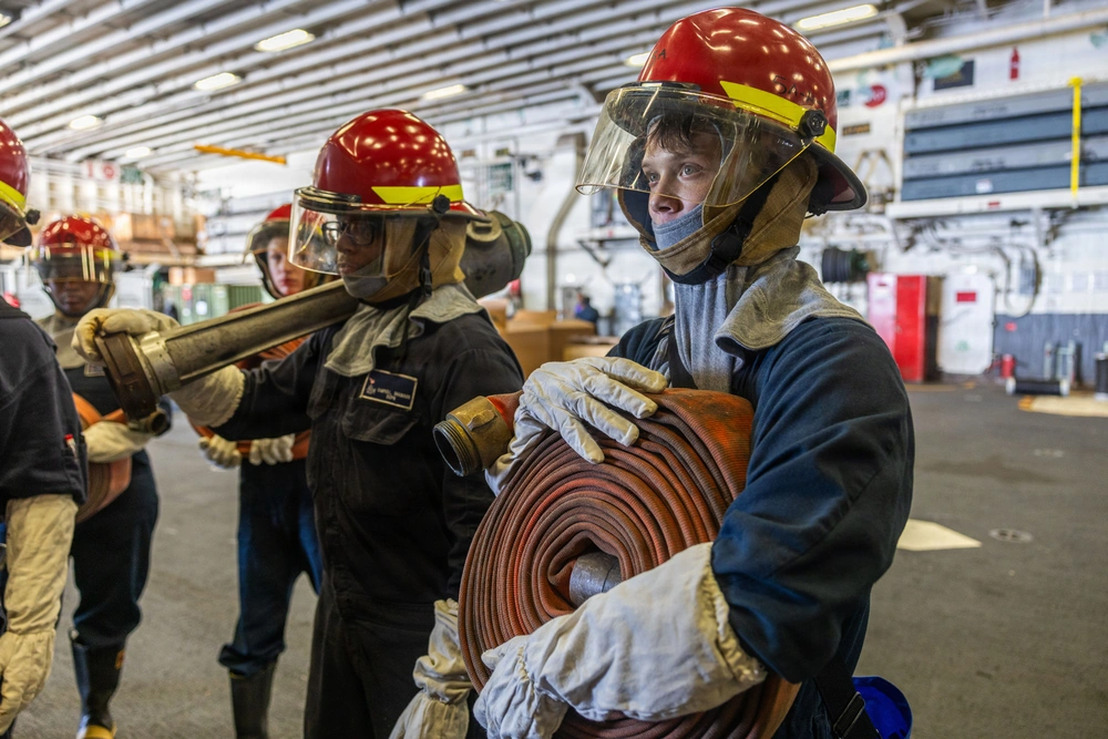 DVIDS - Images - USS Iwo Jima Sailors Take Part in a Damage Control ...