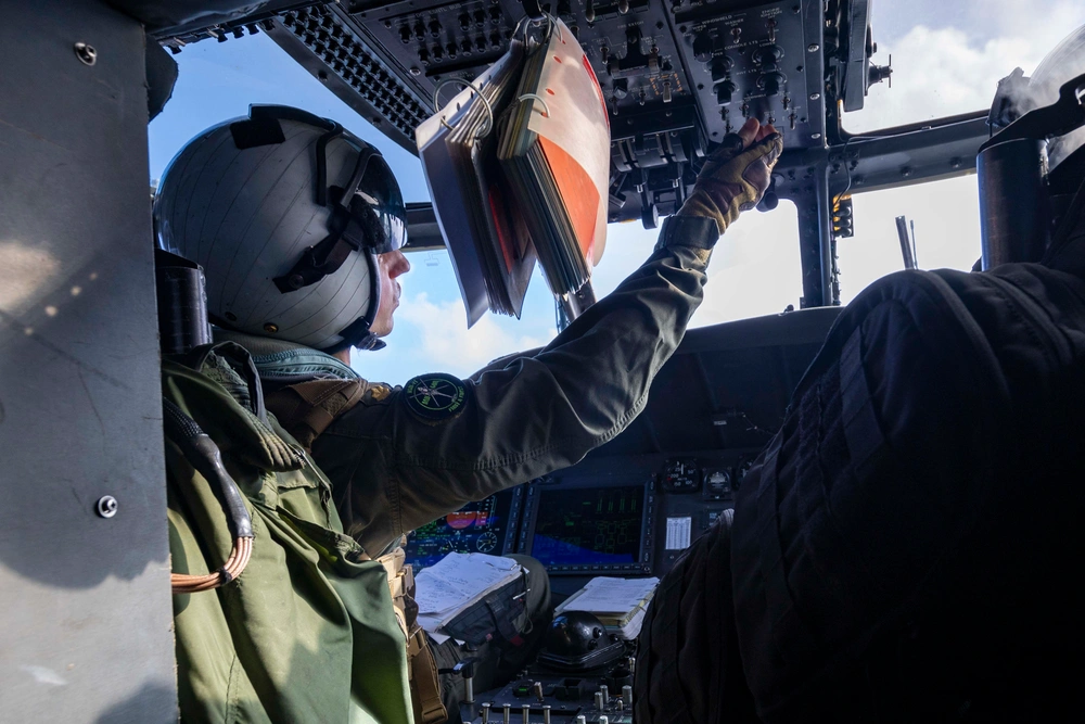 Abraham Lincoln conducts a fueling-at-sea with Henry J. Kaiser
