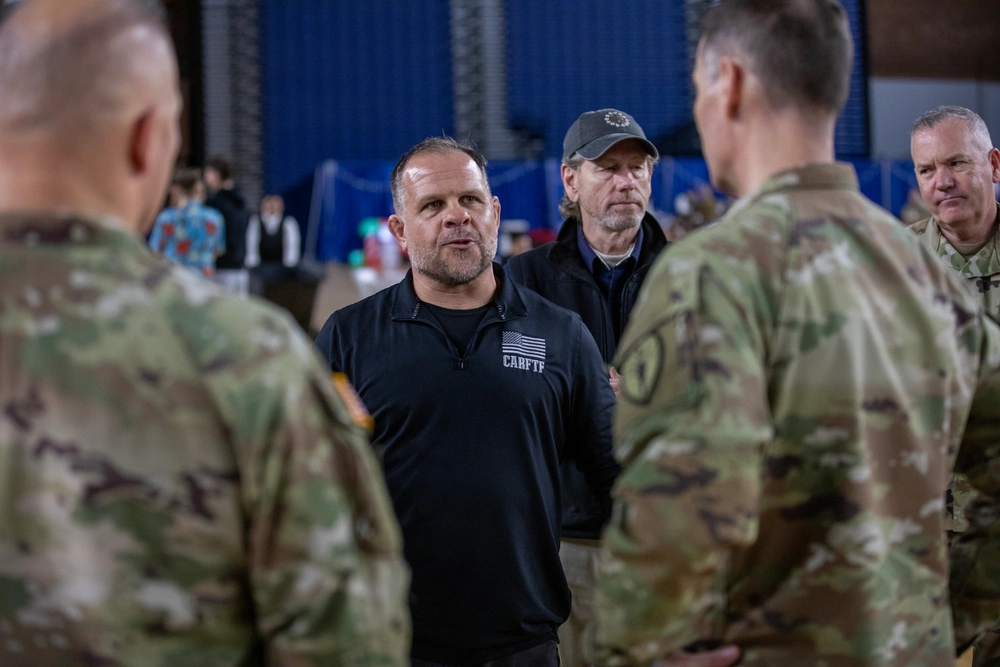 Guard Members Share Holiday Celebration Meal