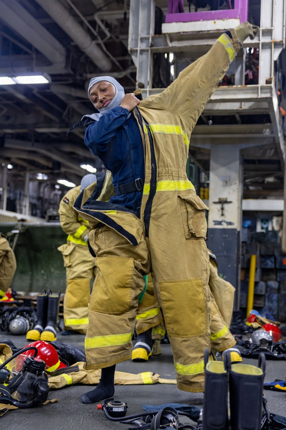 DVIDS - Images - USS Iwo Jima Conducts Damage Control Training [Image 1 ...