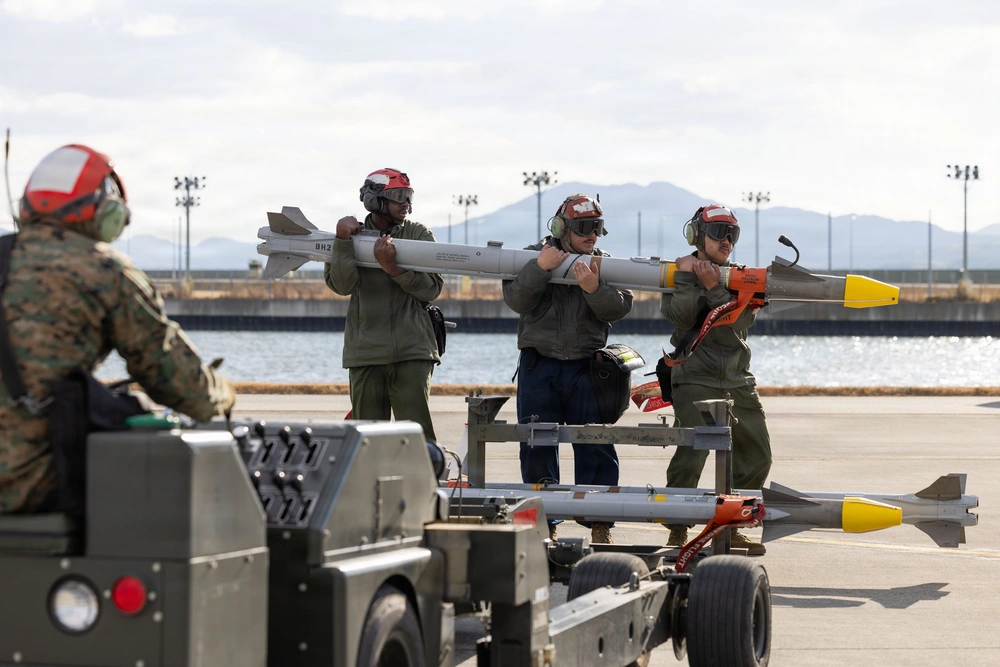DVIDS - Images - U.S. Marines perform ordnance loading and refueling ...