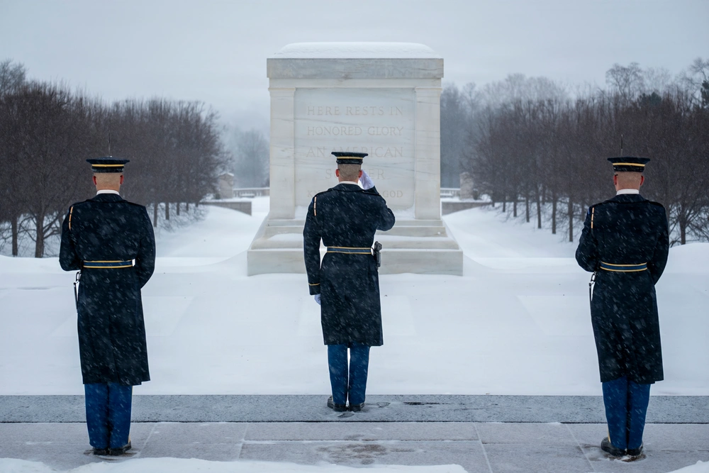 DVIDS - Images - Snow Day 2026: Tomb of the Unknown Soldier [Image 10 ...