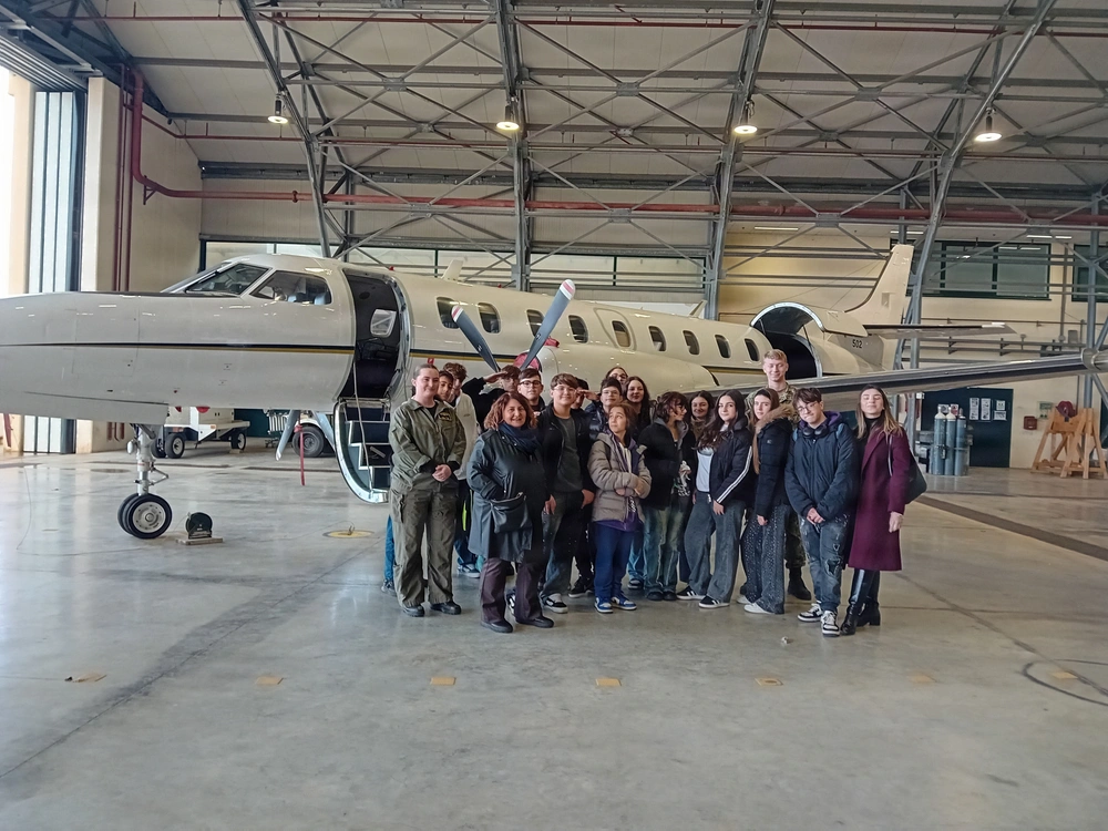 DVIDS - Images - Italian Middle School Students Visit NSA Naples [Image ...