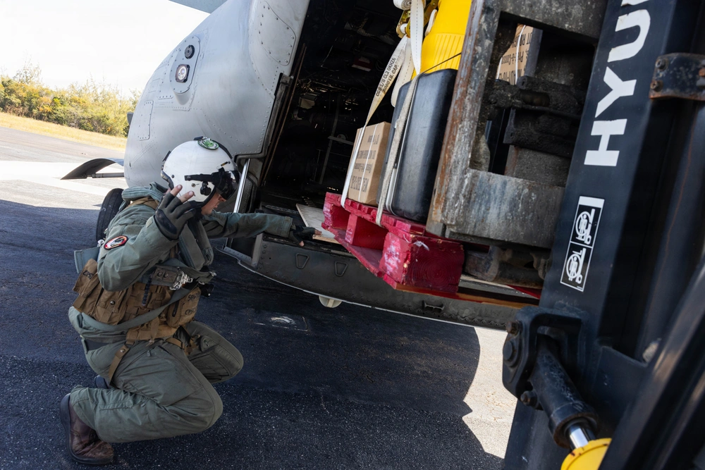 DVIDS - Images - U.S. Marines with VMM-261 transport cargo to The ...