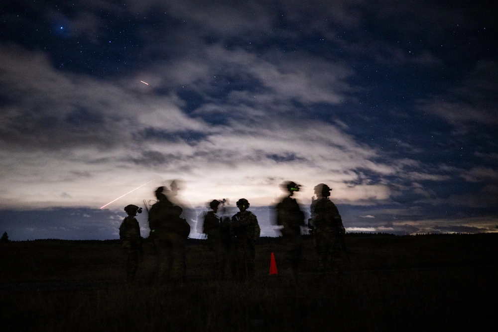 DVIDS - Images - U.S. Soldiers conduct live fire exercise after dark ...