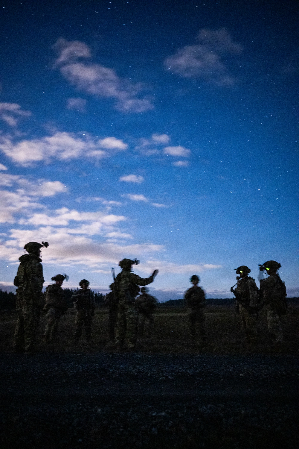 DVIDS - Images - U.S. Soldiers conduct live fire exercise after dark ...