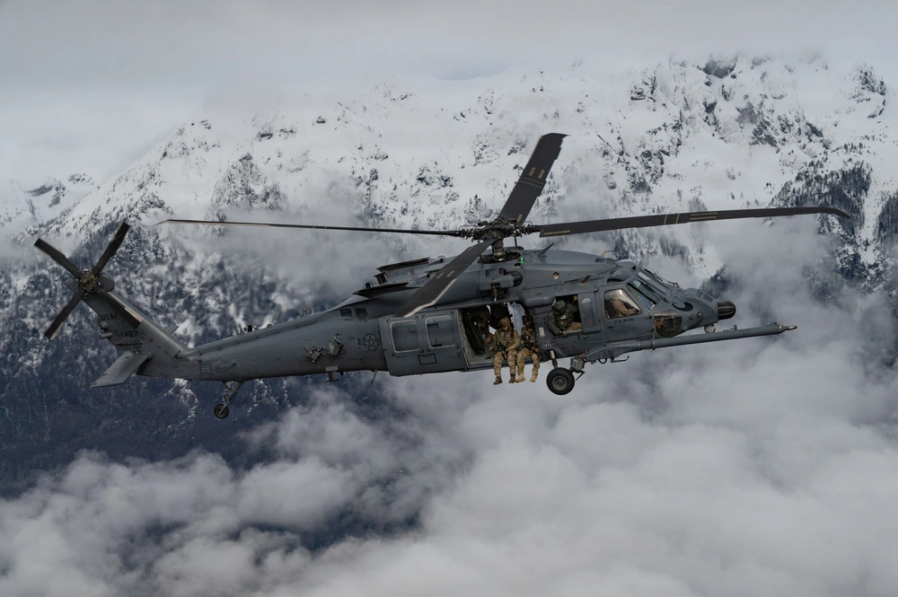 DVIDS - Images - 56 RQS trains over northern Italy [Image 4 of 5]