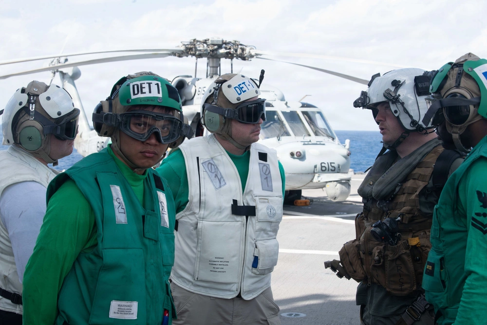 DVIDS - Images - Flight Ops on USS Blue Ridge (LCC 19) [Image 6 of 7]