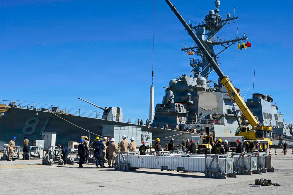DVIDS - Images - Ford CSG Ships in NAVSTA Rota [Image 6 of 9]