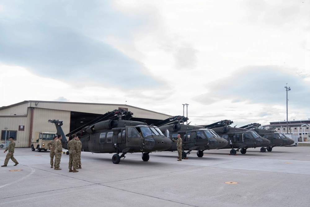 DVIDS - Images - Joint Task Force-Bravo Transitions to UH-60M with Help ...