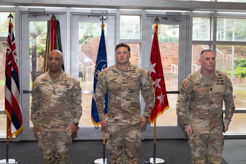 DVIDS - Images - USARPAC Soldier awarded Purple Heart for wounds ...
