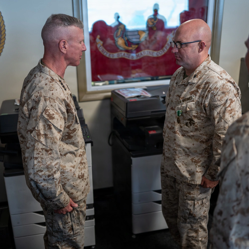 DVIDS - Images - Commandant of the Marine Corps visits MARCENT [Image 2 ...