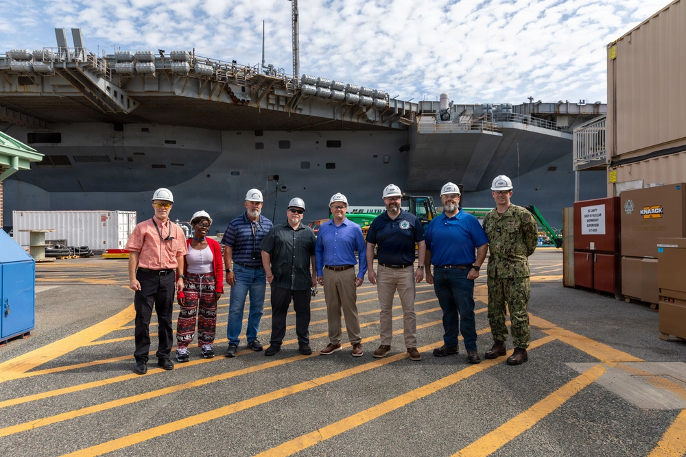 DVIDS - Images - Director of Naval Enterprise Networks, PEO Digital ...