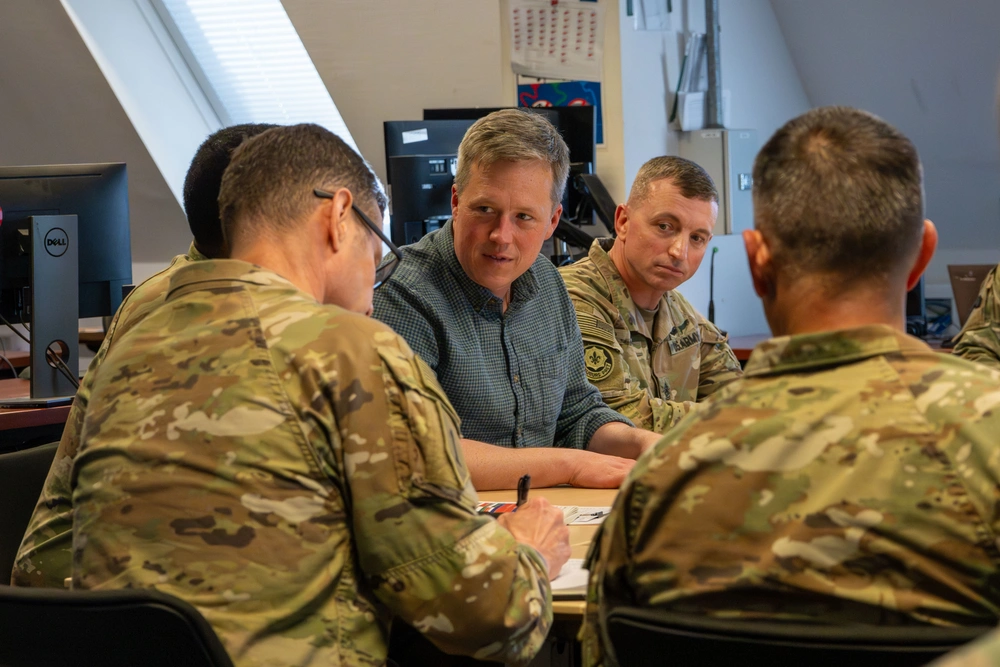 DVIDS - Images - SECARMY visits 2CR [Image 4 of 4]