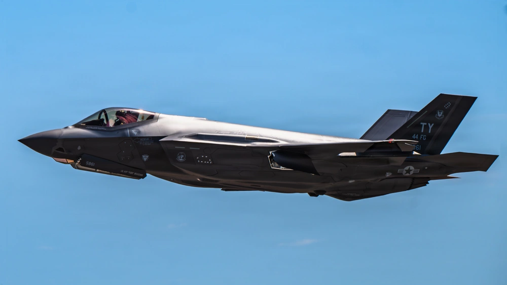 F-35 preparing for takeoff