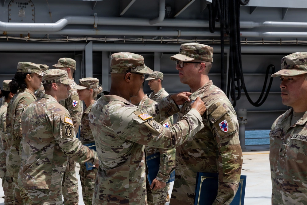 DVIDS - Images - TCP Mariners Earn Army Mariner Badges Aboard LSV-8 ...