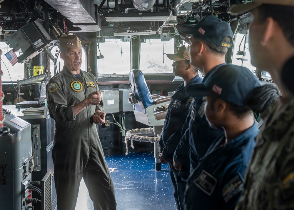 DVIDS - Images - COMPACFLT visits USS Ashland [Image 1 of 3]