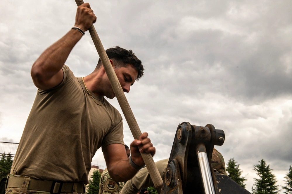 DVIDS - Images - Civil engineering prepares concrete pad [Image 21 of 25]