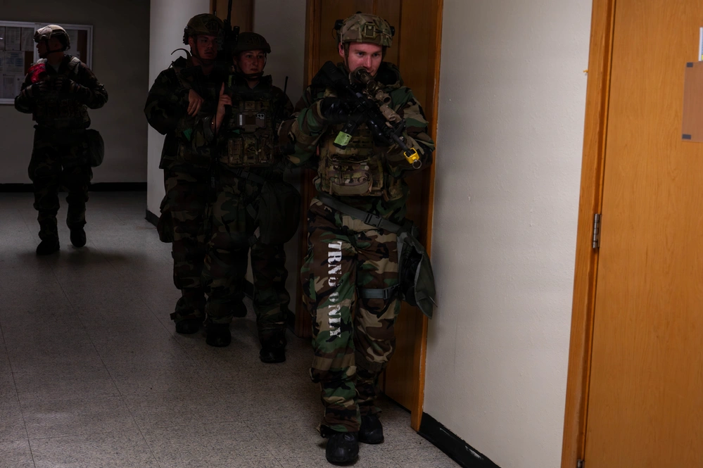 DVIDS Images Bev Sent 26 4 8th MDG Keeps The Wolf Pack In The 1000w Q95 