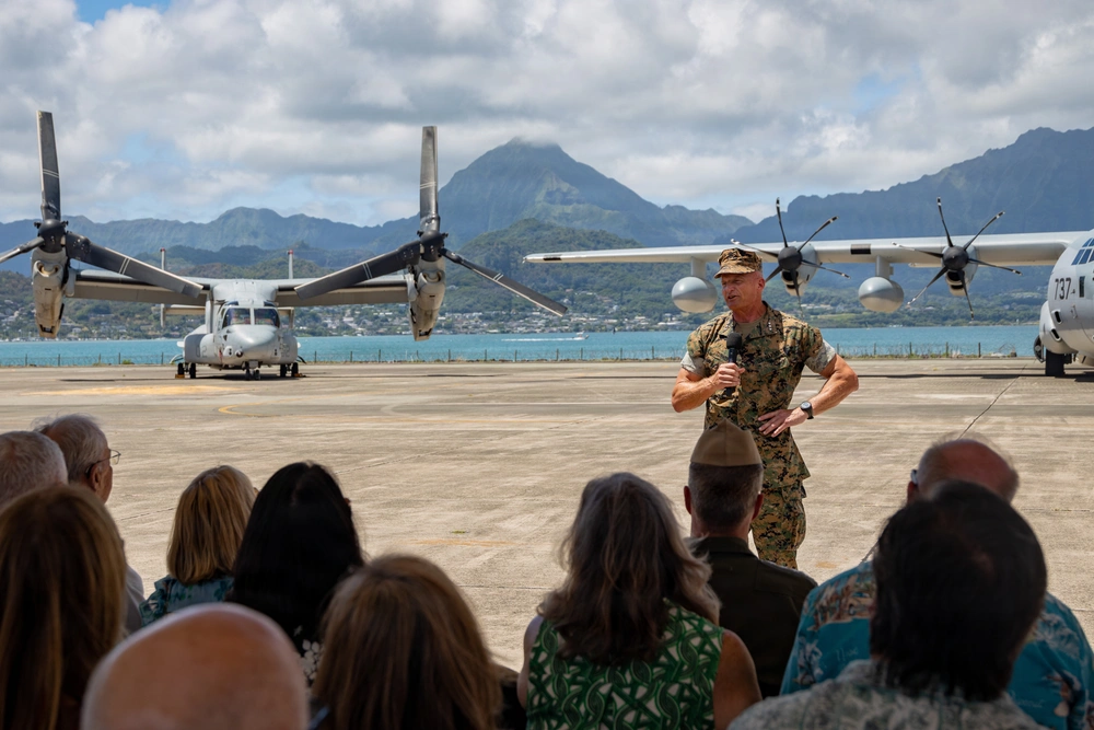 DVIDS - Images - MARFORPAC hosts change of command ceremony [Image 6 of 7]