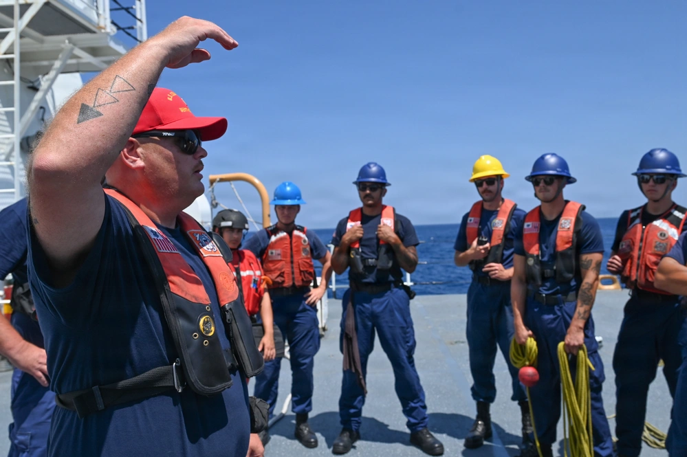 DVIDS - Images - USCGC Bertholf Conducts Man-overboard Procedure ...