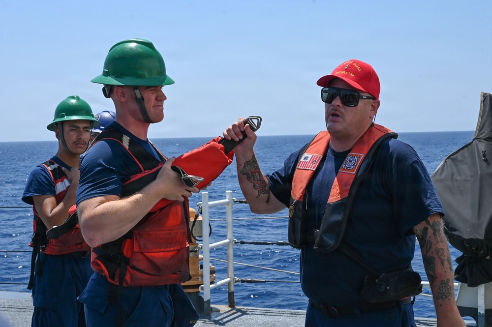 DVIDS - Images - USCGC Bertholf Conducts Man-overboard Procedure ...