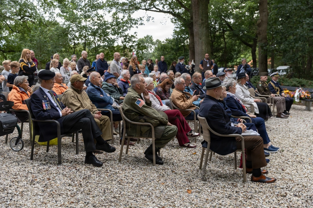 DVIDS - Images - Unveiling Triangle of Tribute [Image 7 of 19]