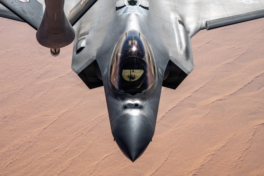 DVIDS - Images - KC-135 refuels F-35s for theater security [Image 9 of 10]