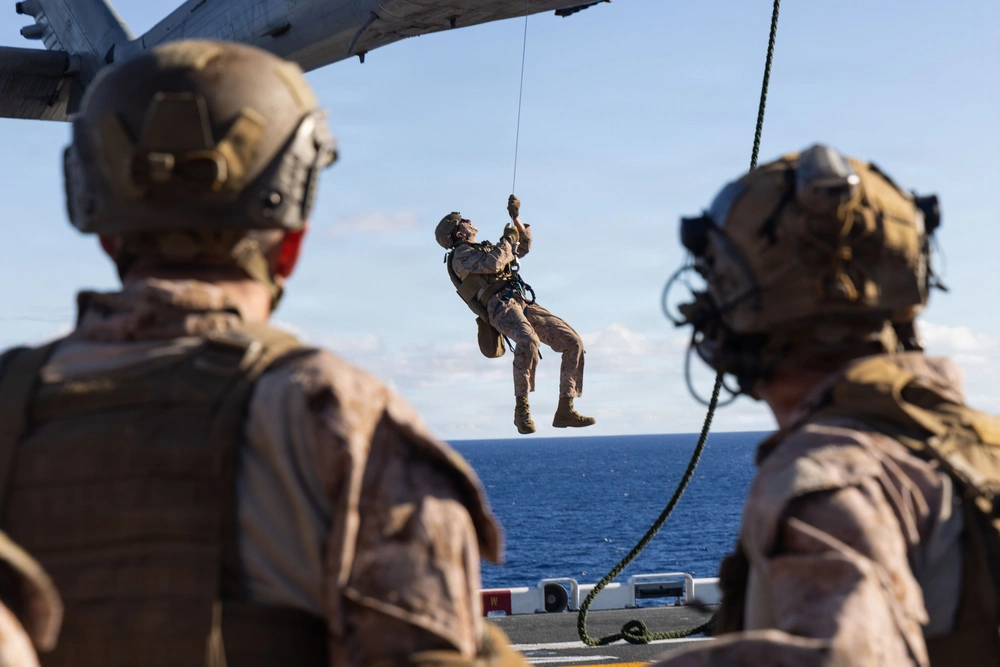 DVIDS - Images - 13th MEU | MRF Conducts Hoisting and Repelling ...