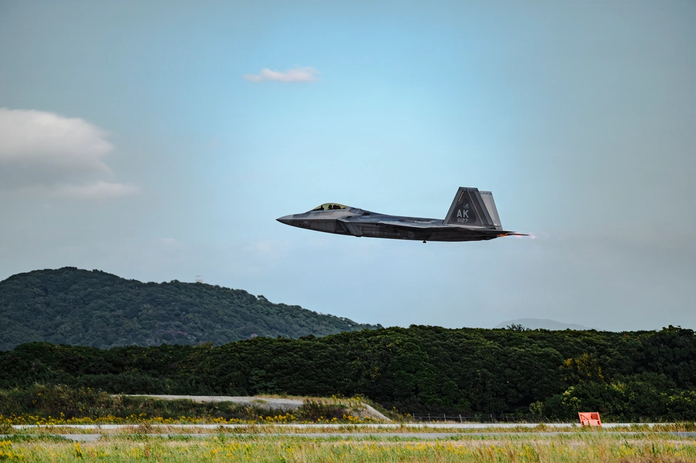 DVIDS - Images - KS27: U.S. Air Force F-22 Raptors launch for large ...