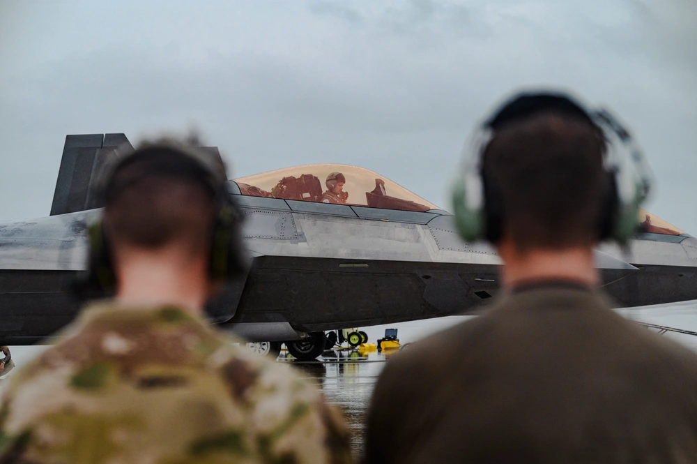 DVIDS - Images - KS27: U.S. Air Force F-22 Raptors conduct basic ...