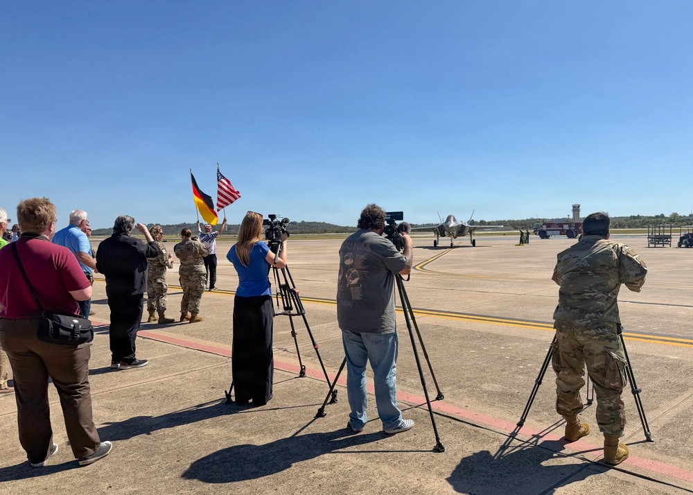 DVIDS - Images - First German F-35 Arrives at Ebbing ANGB