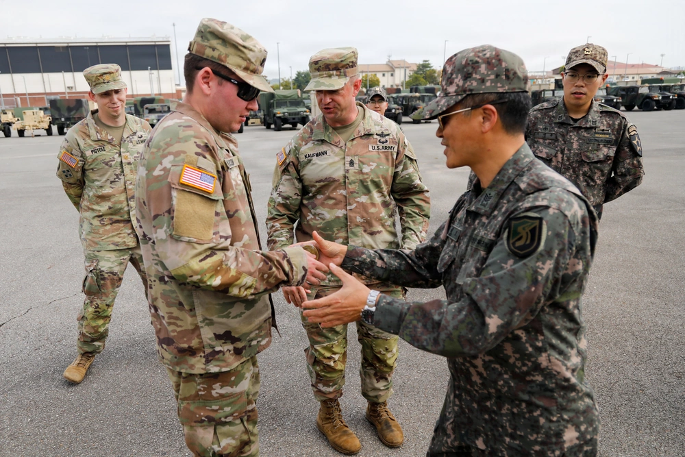 DVIDS - Images - ROK 51st Division Signal Battalion Visits 1st Signal ...