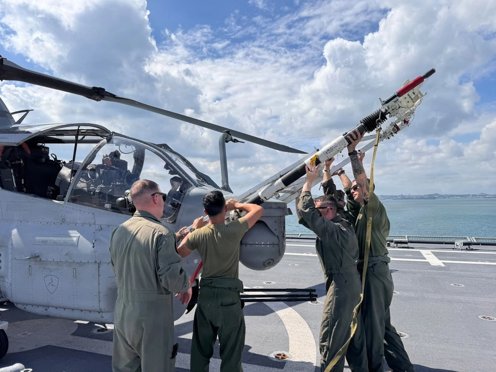DVIDS - Images - USS Canberra (LCS 30) conducts USMC AH-1Z Viper ...